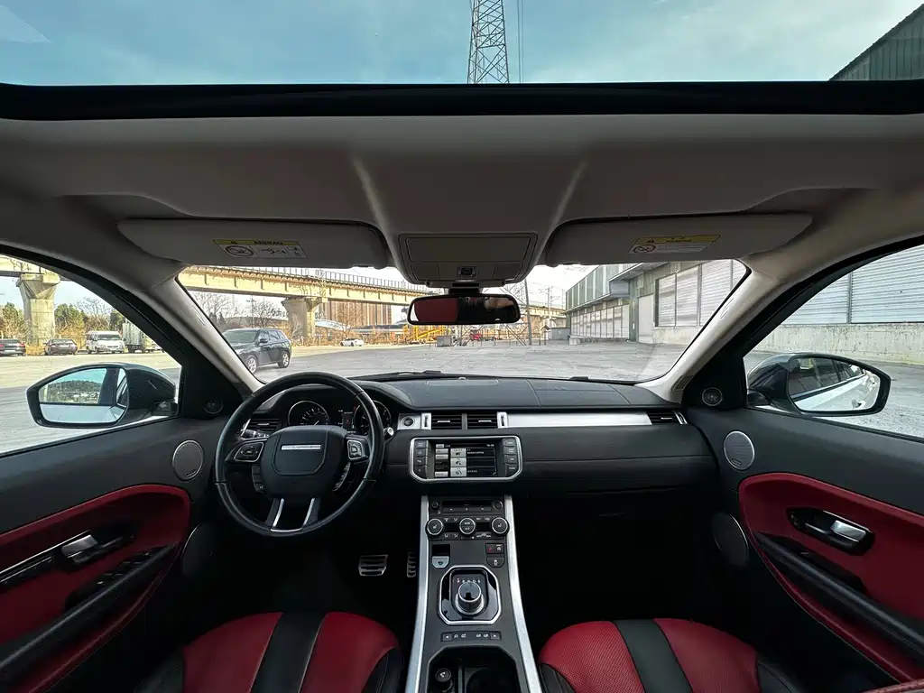 Land Rover Evoque 2015 — фото 11