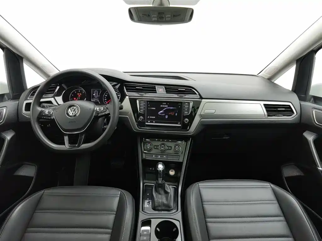 Volkswagen Touran 2018 — фото 5