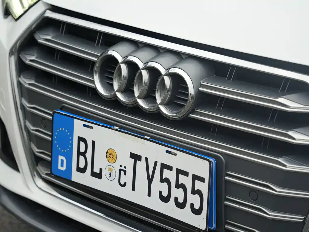 Audi A4L 2019 — фото 6