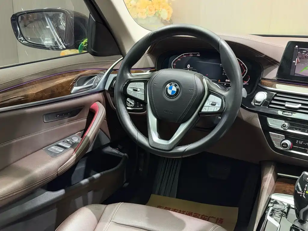 BMW 5 Series 2020 — фото 18