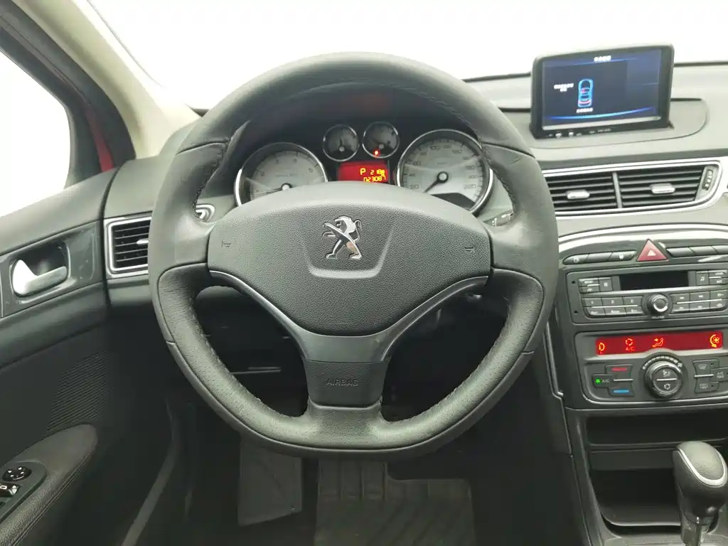 Peugeot 308 2014 — фото 11