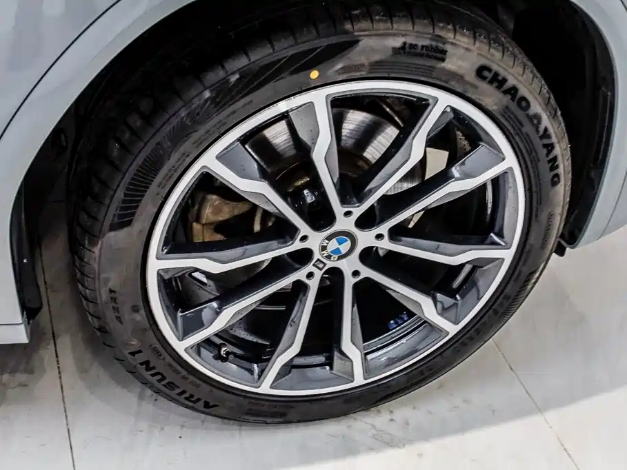 BMW X4 2023 — фото 31