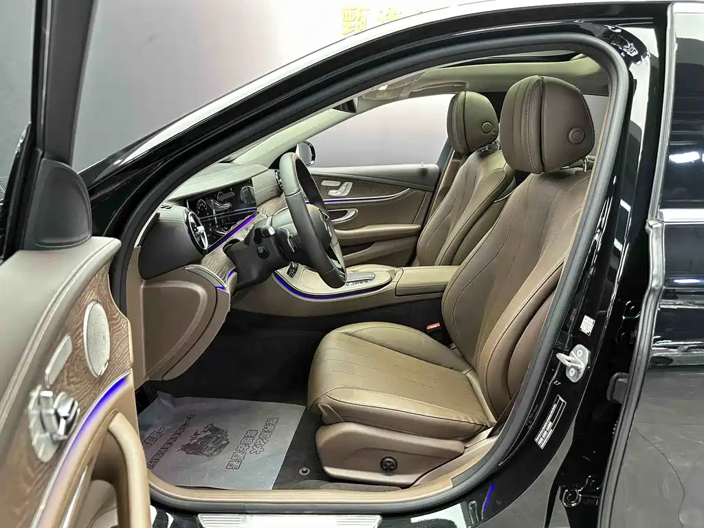 Mercedes-Benz E-Class 2023 — фото 6