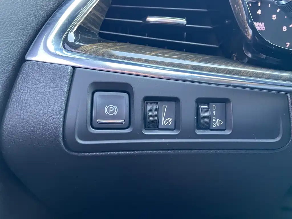 Cadillac XT5 2018 — фото 13