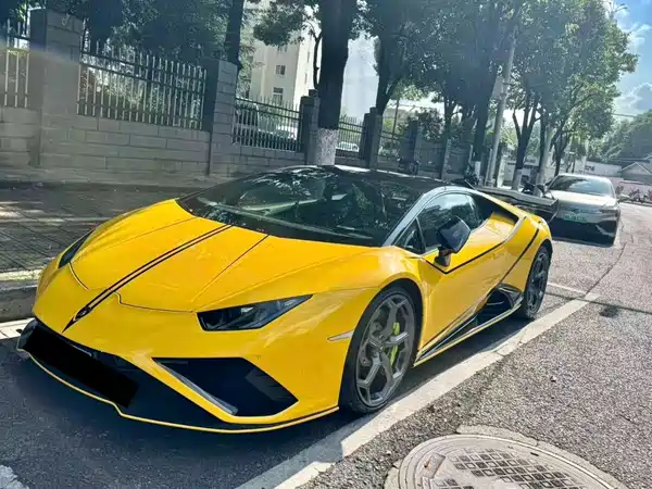 Lamborghini Huracan 2021