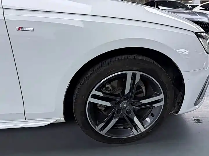 Audi A4L 2020 — фото 17