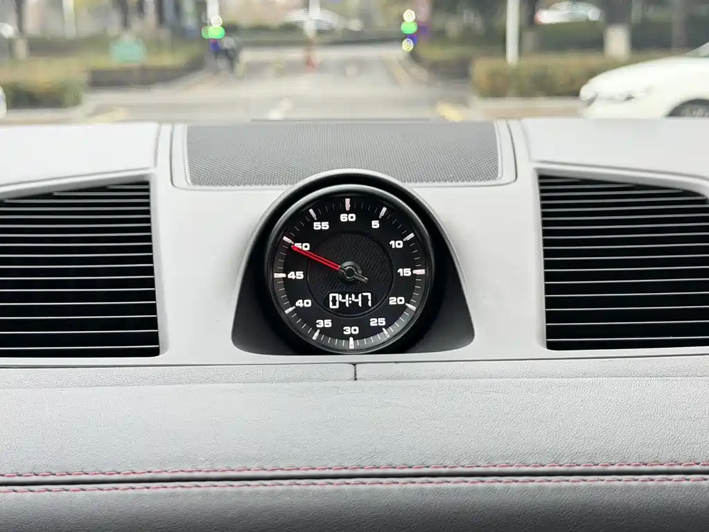 Porsche Cayenne 2020 — фото 15