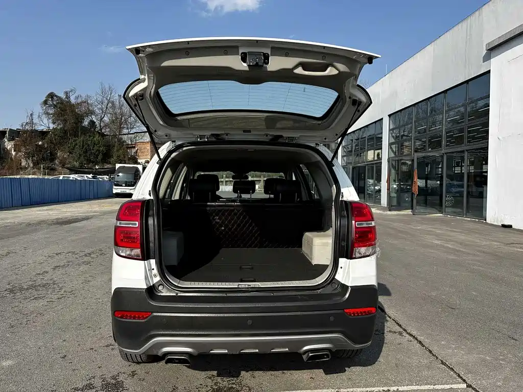 Chevrolet Captiva 2016 — фото 10
