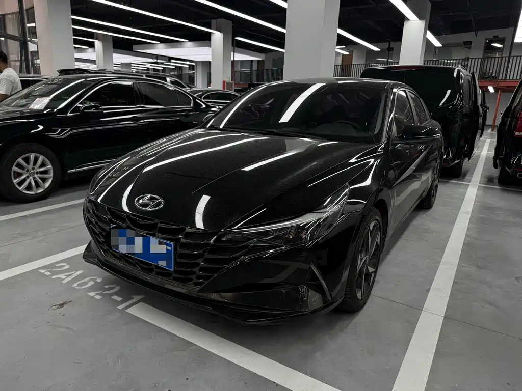 Hyundai Elantra 2022