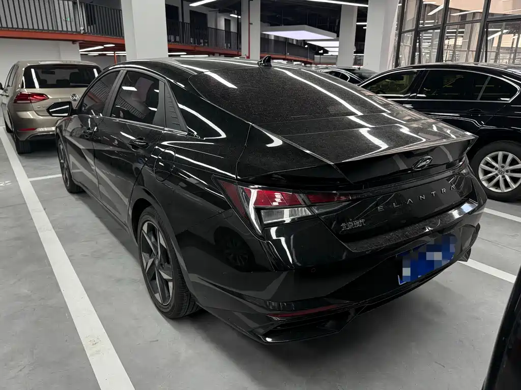 Hyundai Elantra 2022 — фото 13