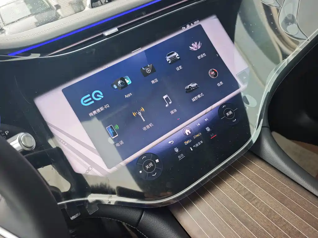 Mercedes-Benz EQS SUV 2026 — фото 18