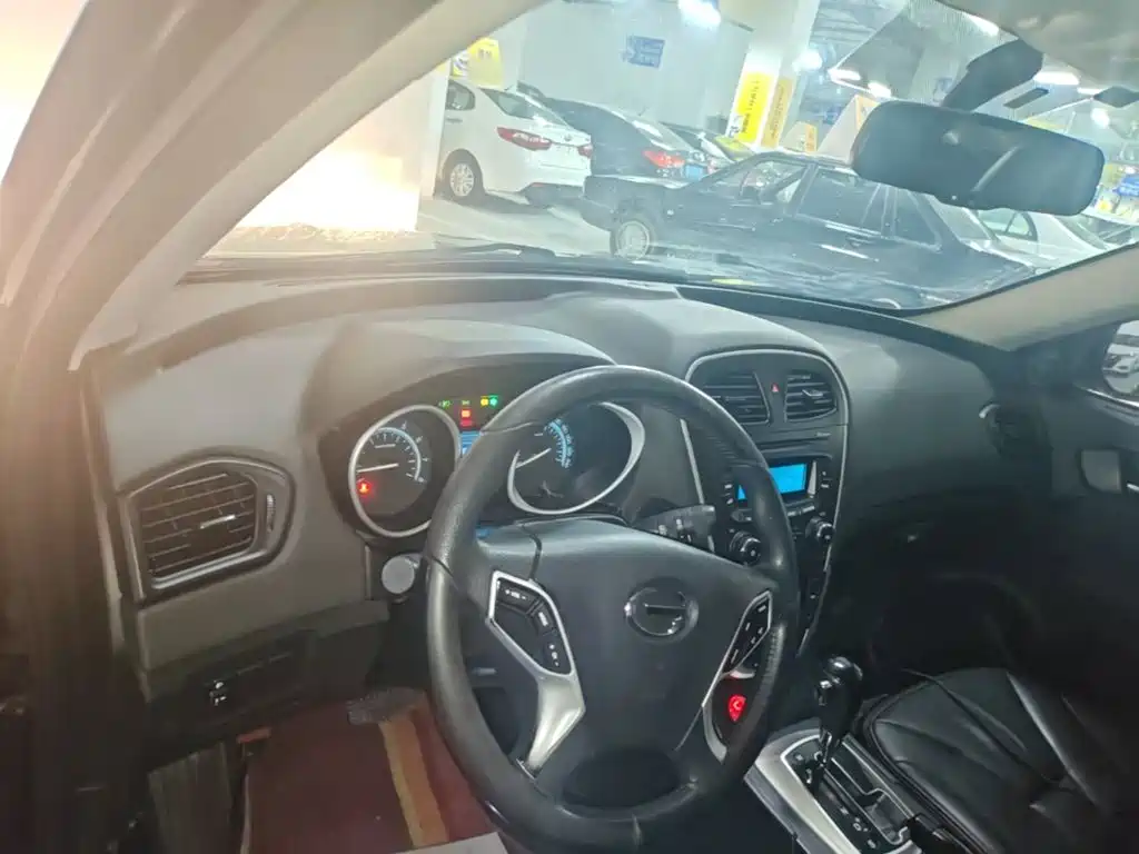 GAC Trumpchi GS5 2014 — фото 10