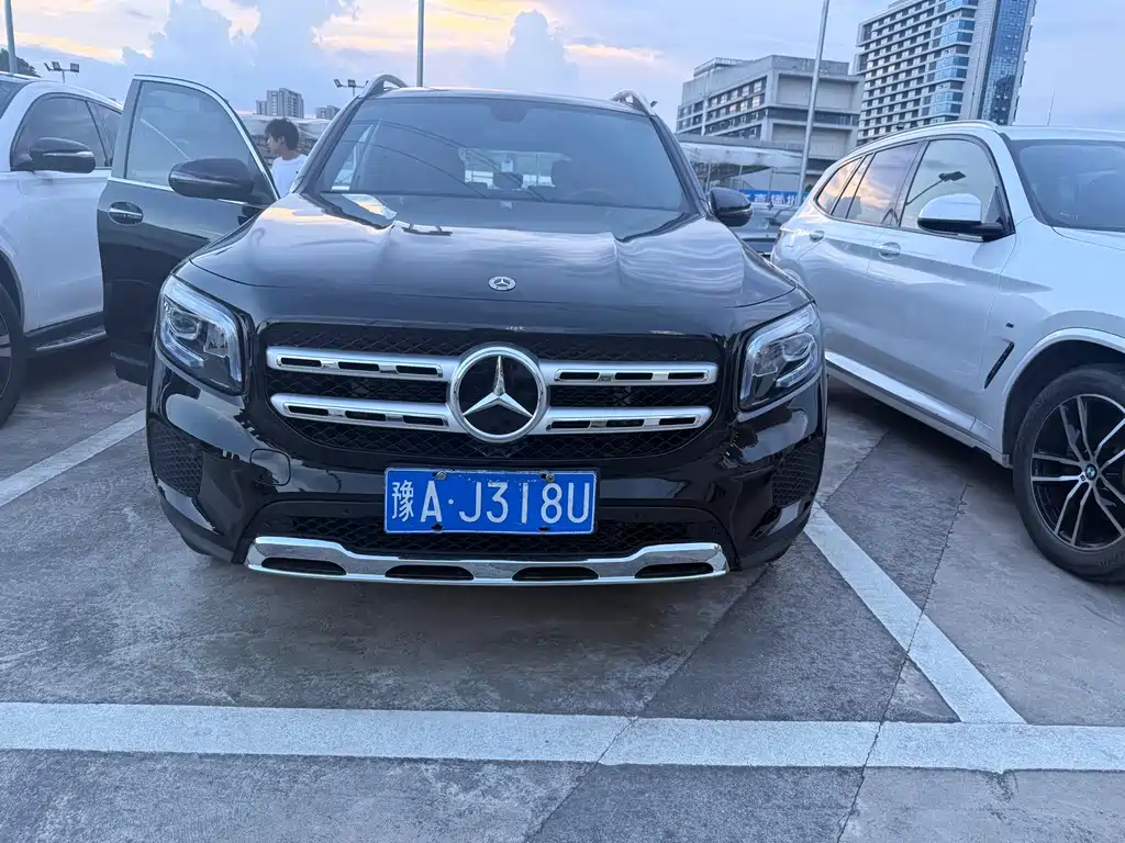 Mercedes-Benz GLB 2025