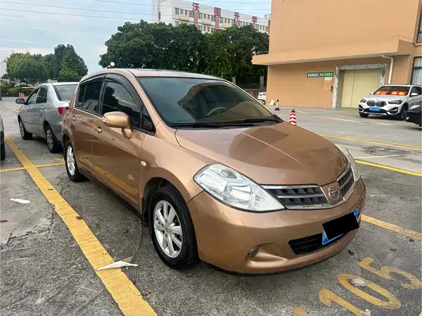 Nissan Tiida 2010