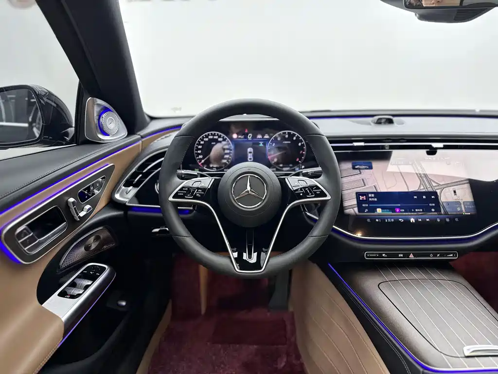 Mercedes-Benz E-Class 2025 — фото 6