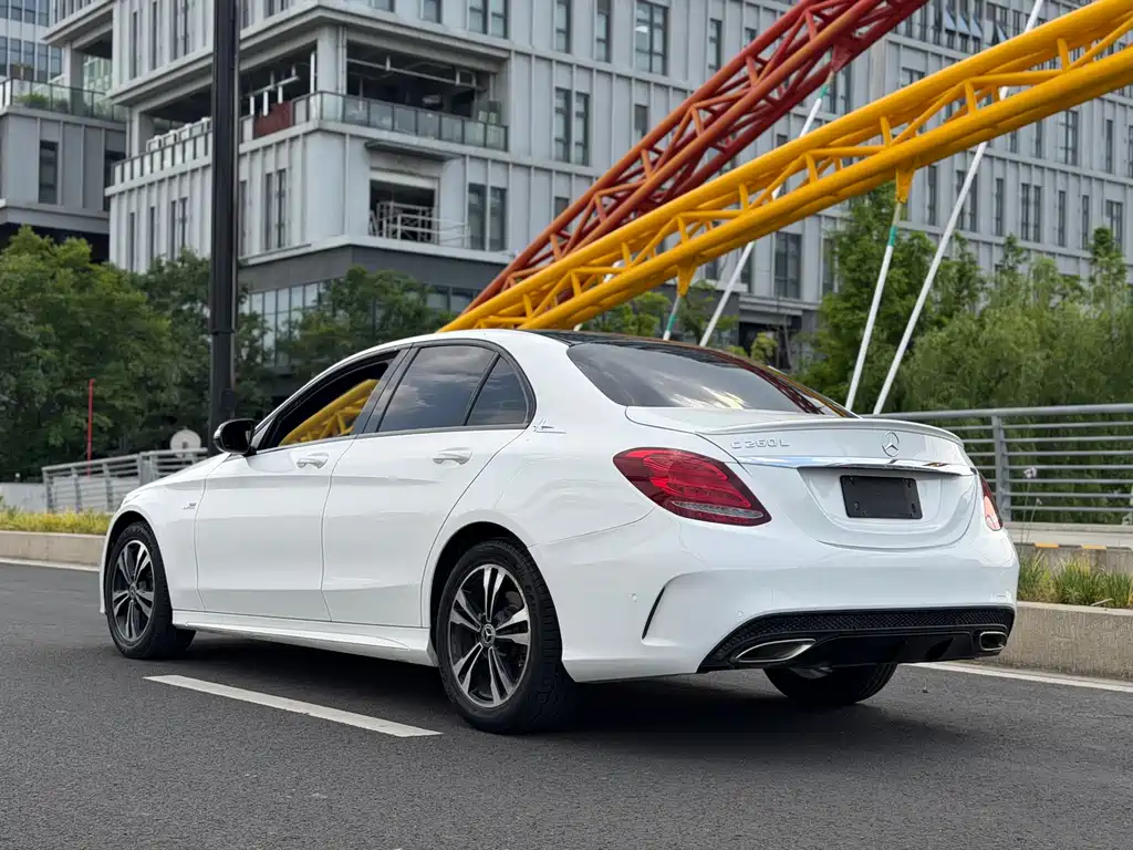 Mercedes-Benz C-Class 2017 — фото 11