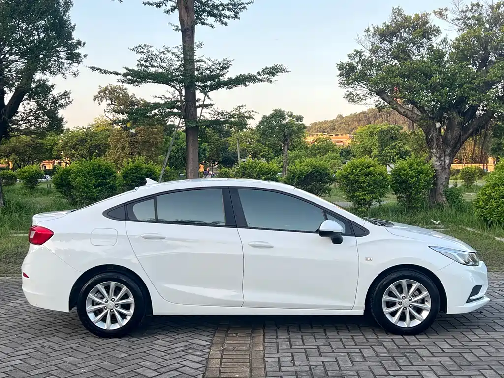 Chevrolet Cruze 2017 — фото 4