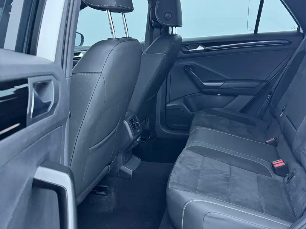 Volkswagen T-Roc 2022 — фото 12