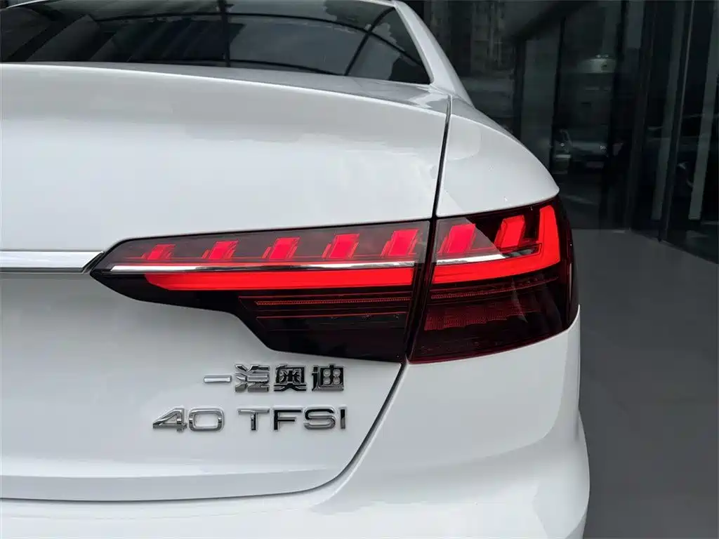 Audi A4L 2020 — фото 13