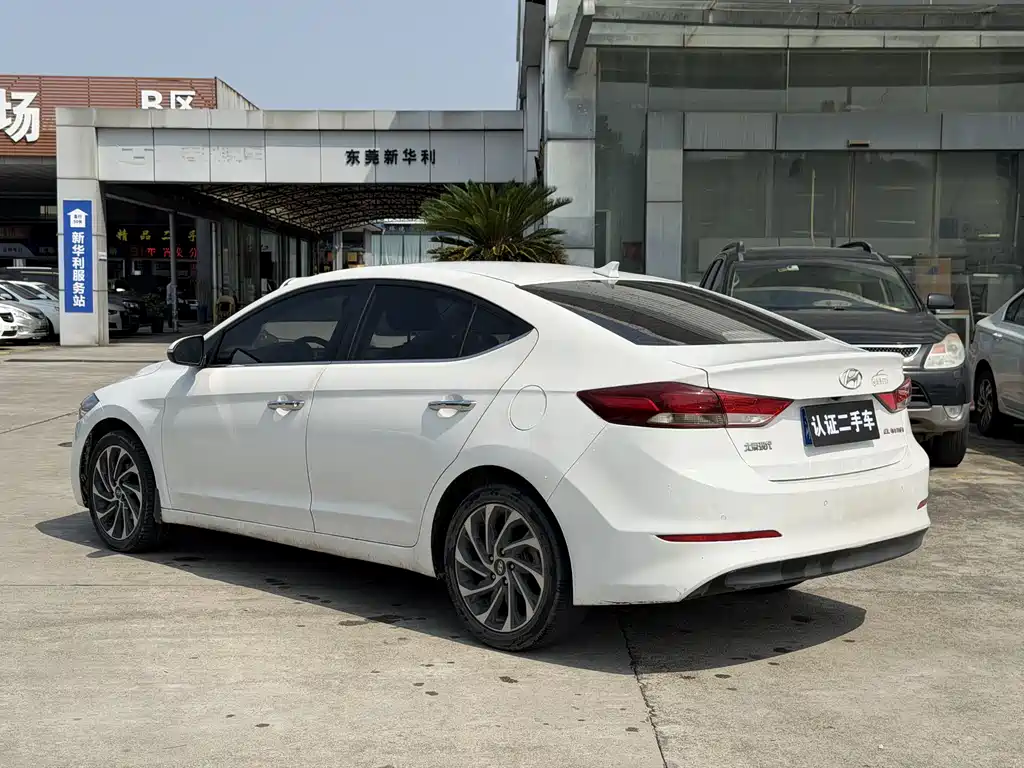 Hyundai Elantra 2020 — фото 14
