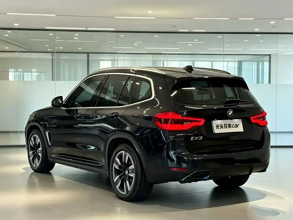 BMW iX3 2021 — фото 4