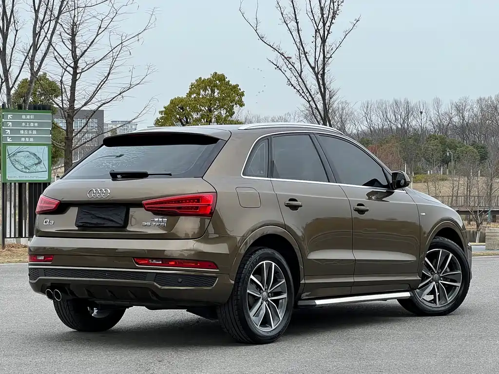 Audi Q3 2018 — фото 21