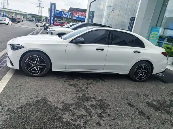 Mercedes-Benz C-Class 2025