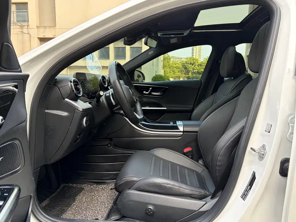 Mercedes-Benz C-Class 2023