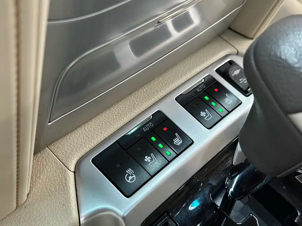 Toyota Land Cruiser 2020 — фото 17