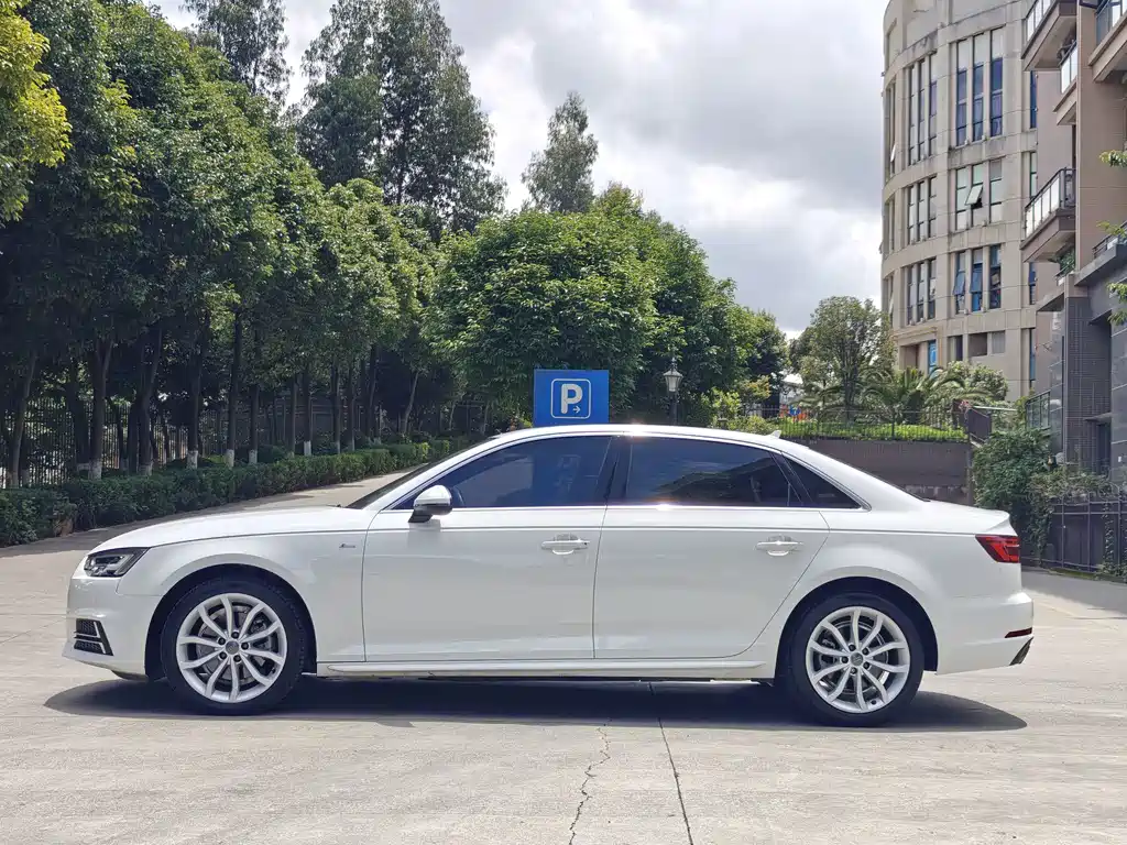 Audi A4L 2018