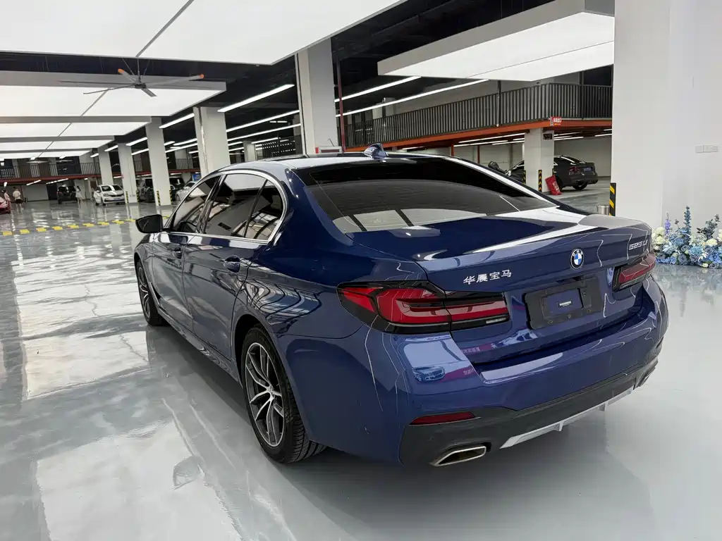 BMW 5 Series 2021 — фото 15