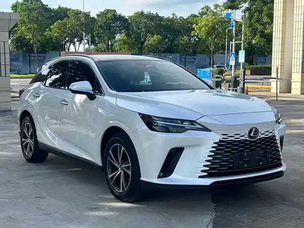 Lexus RX 2023