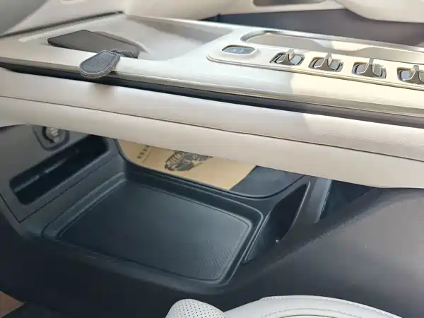 Xiaomi SU7 2024