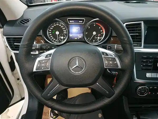 Mercedes-Benz M-Class 2014