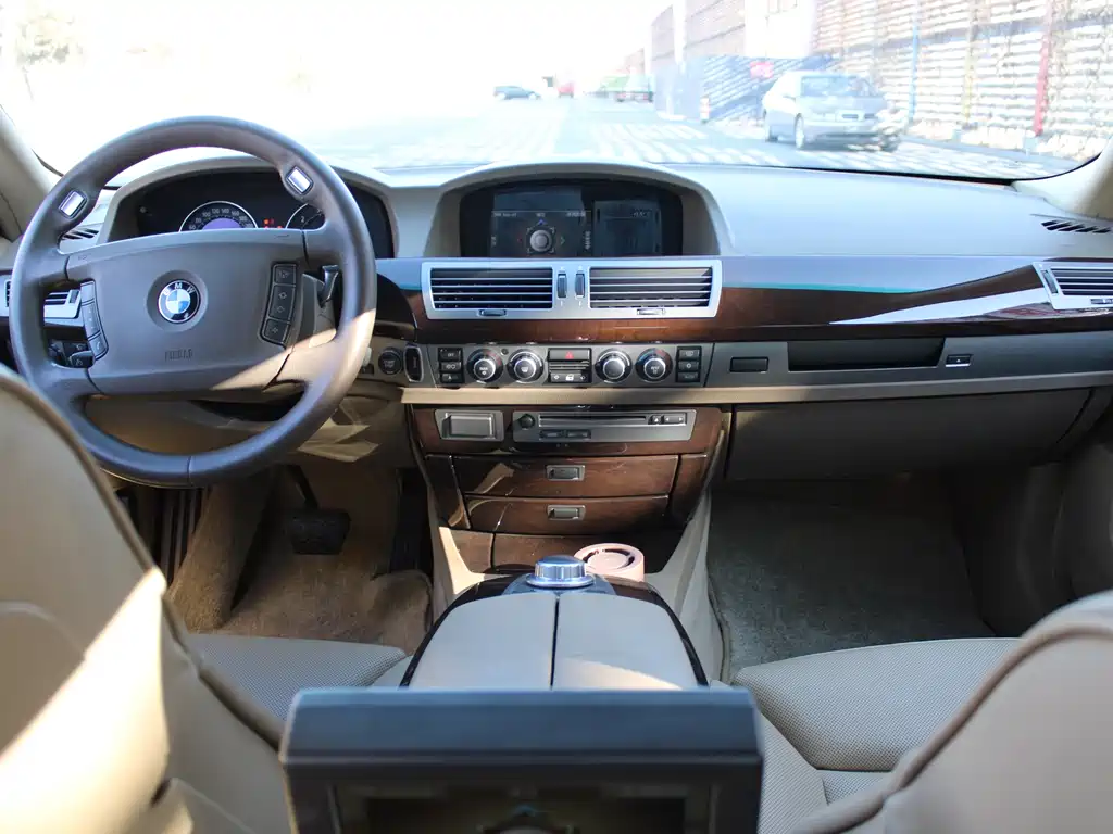 BMW 7 Series 2007 — фото 15
