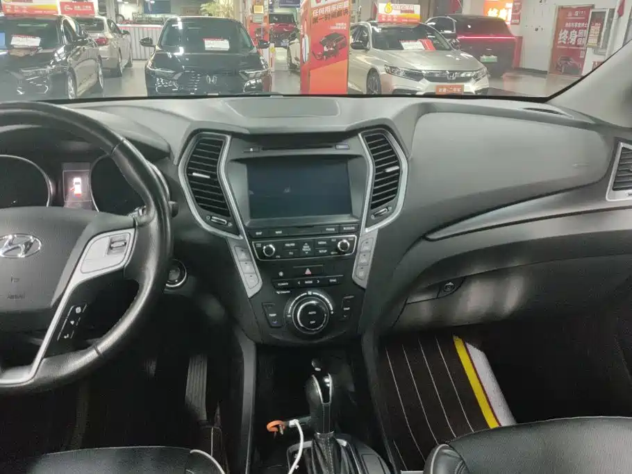 Hyundai Santa Fe 2017 — фото 13