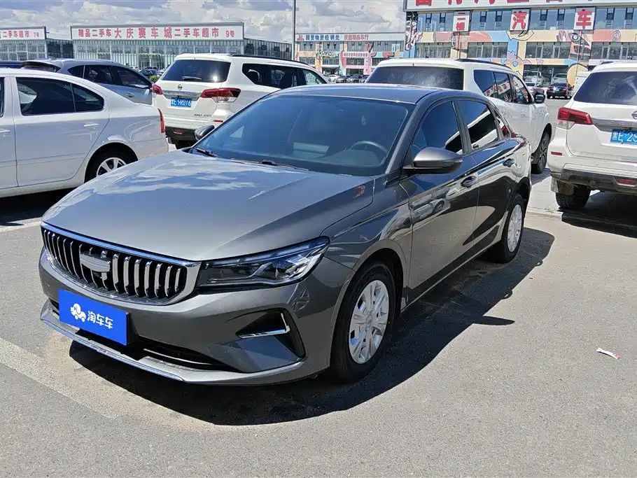 Geely Emgrand 2024