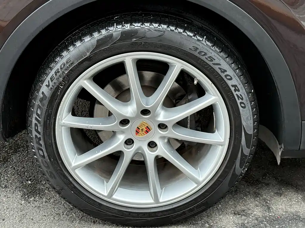 Porsche Cayenne 2020 — фото 14