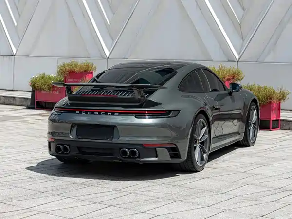 Porsche 911 2023