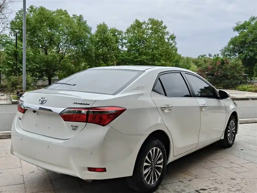Toyota Corolla 2017 — фото 4