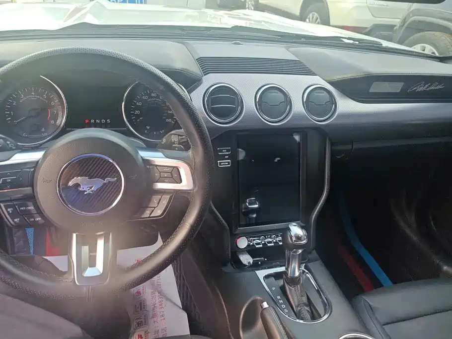Ford Mustang 2015 — фото 12