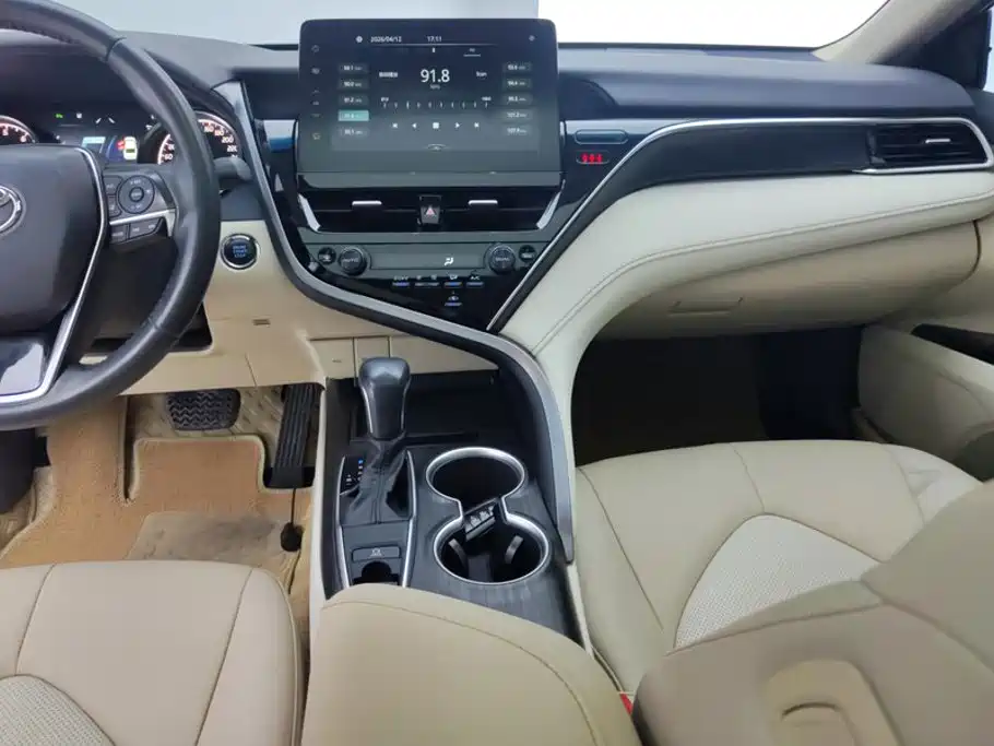 Toyota Camry 2021 — фото 13