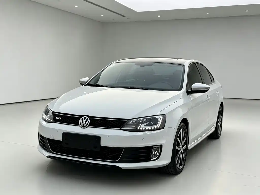 Volkswagen Sagitar 2015