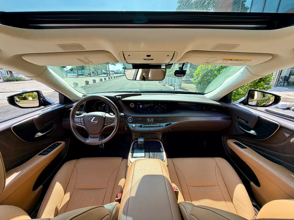 Lexus LS 2020 — фото 13