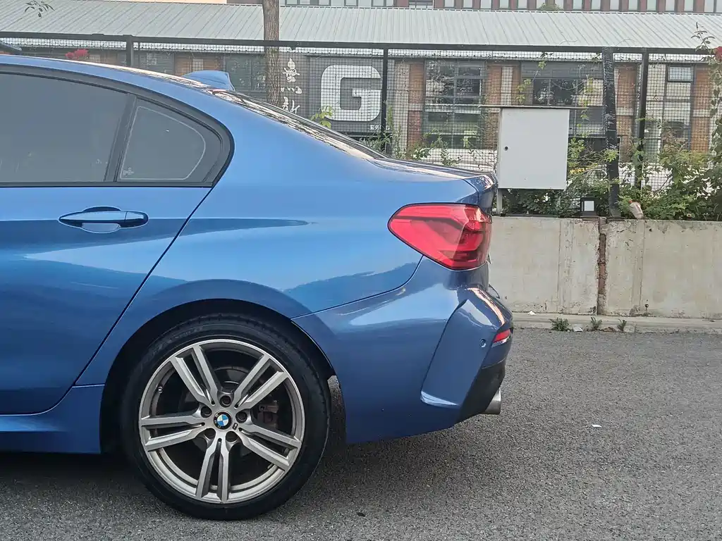 BMW 1 Series 2020 — фото 11