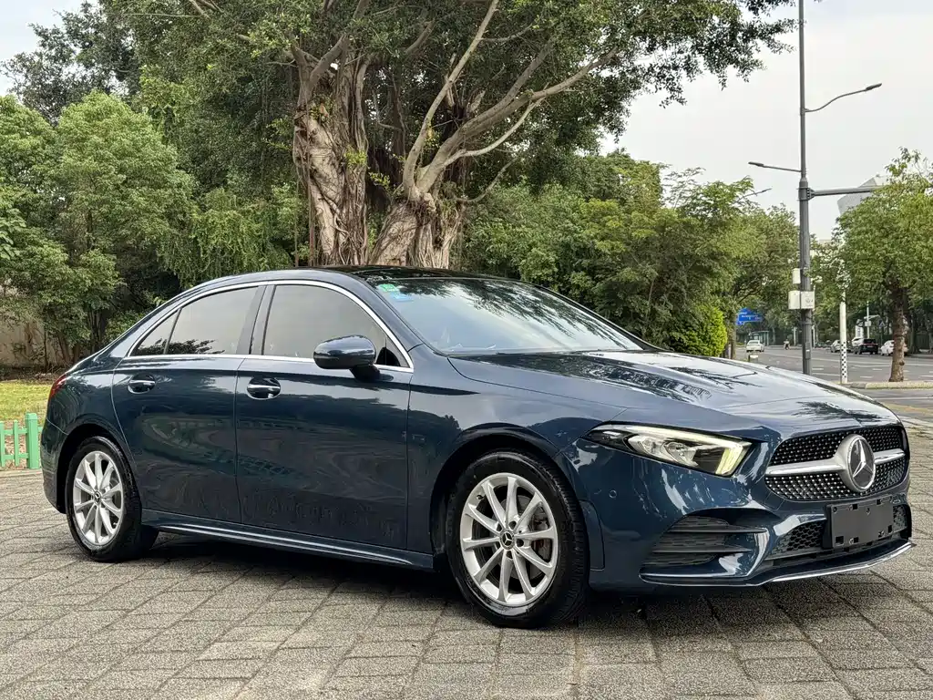 Mercedes-Benz A-Class 2019 — фото 3