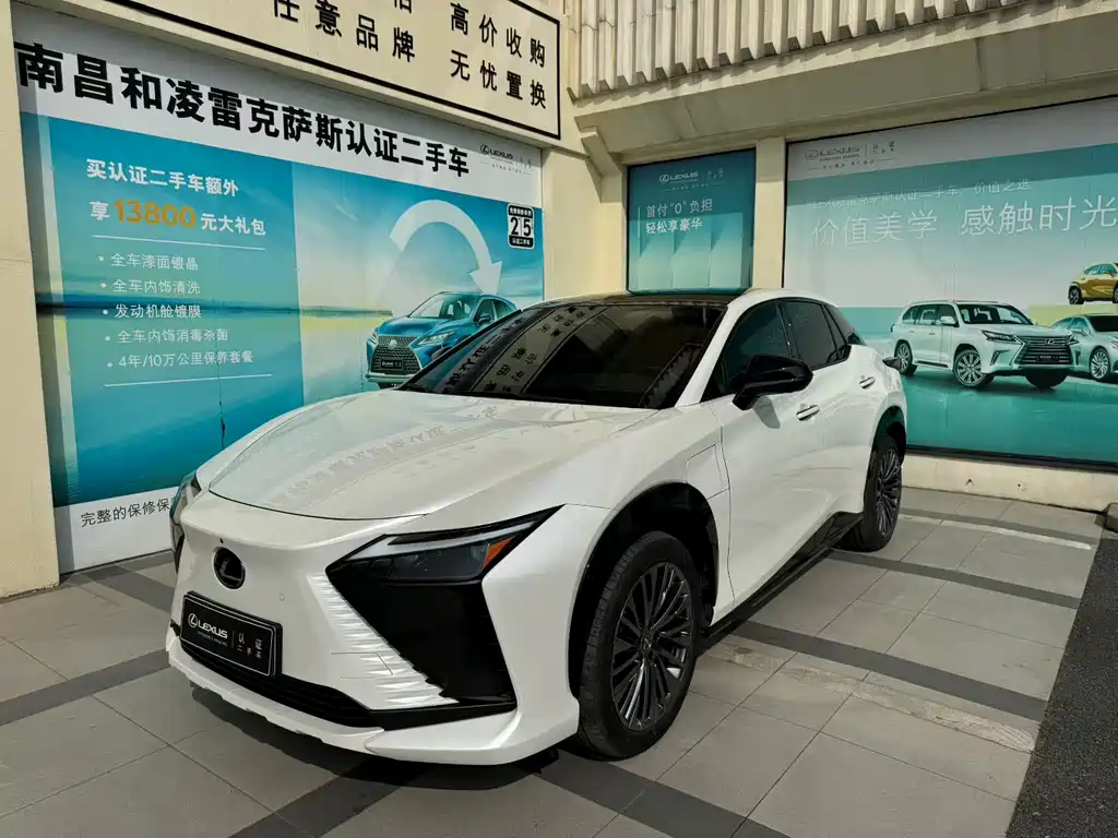 Lexus RZ 2023 — фото 1