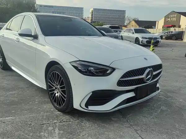 Mercedes-Benz C-Class 2025