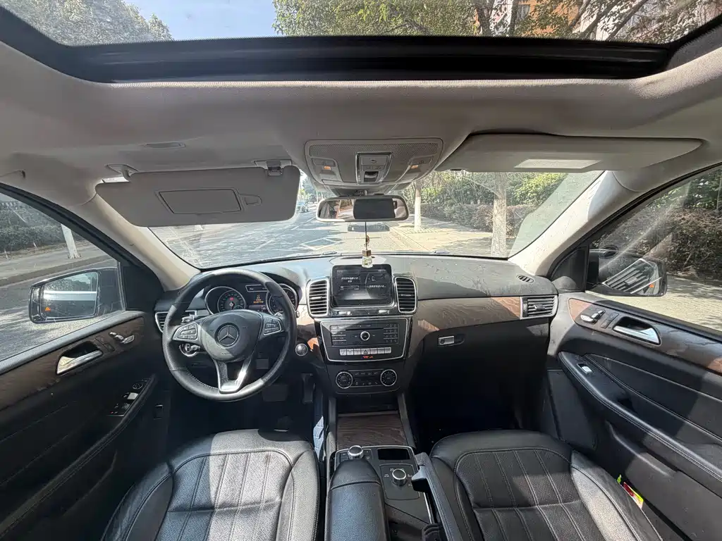 Mercedes-Benz GLE 2016 — фото 12