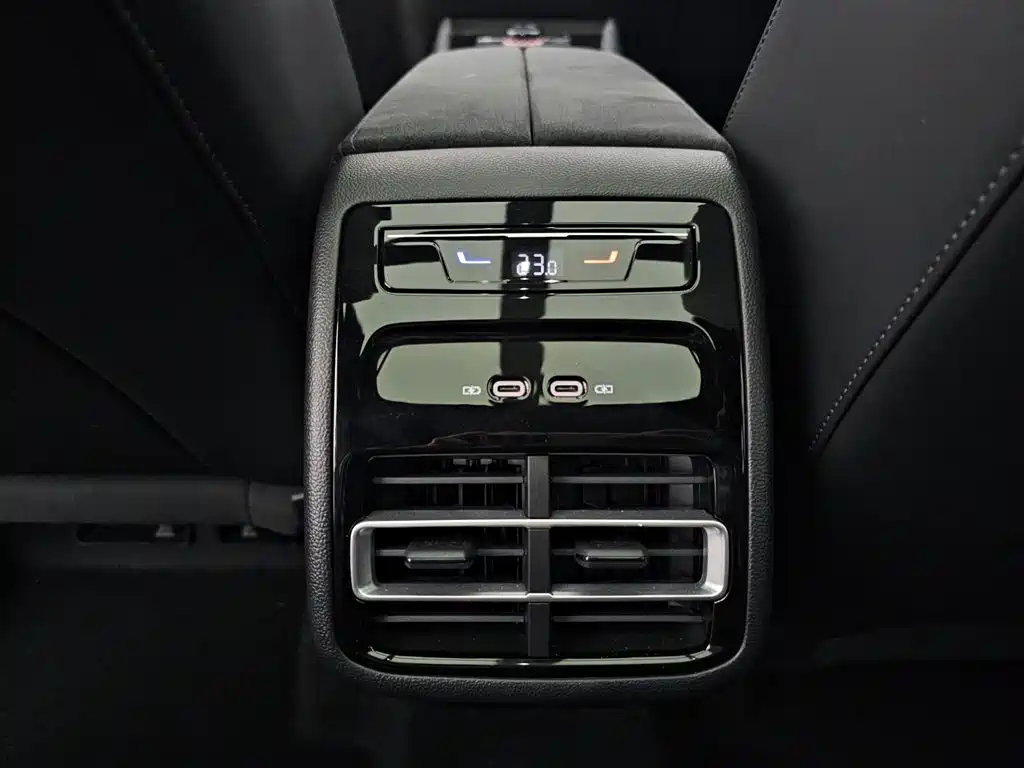 Volkswagen Tiguan L 2024 — фото 14